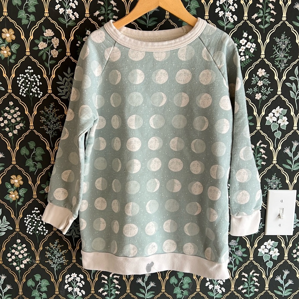 Winter Water Factory Sweatshirt Moon Pale Blue